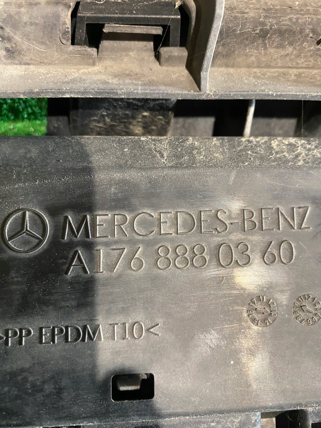 Mercedes-Benz A-Klasse W176 Kühlergrill FRONTGRILL Kühlergitter A1768880360 - Thumbnail 7