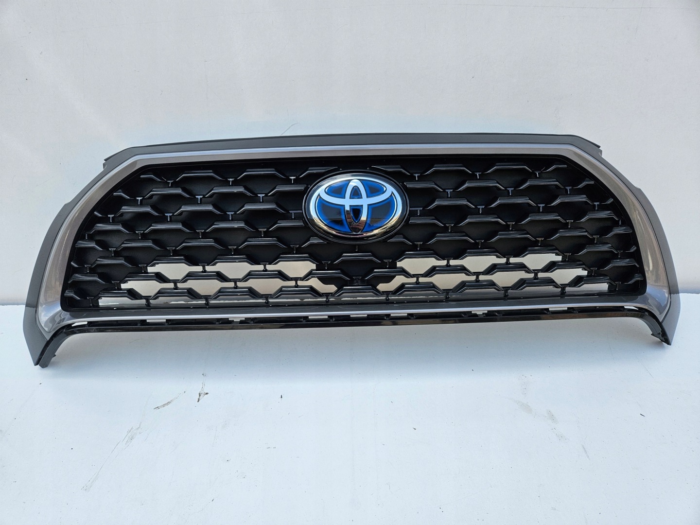 Toyota Corolla E170 Kühlergrill FRONTGRILL Kühlergitter 5311416060W - Thumbnail 1
