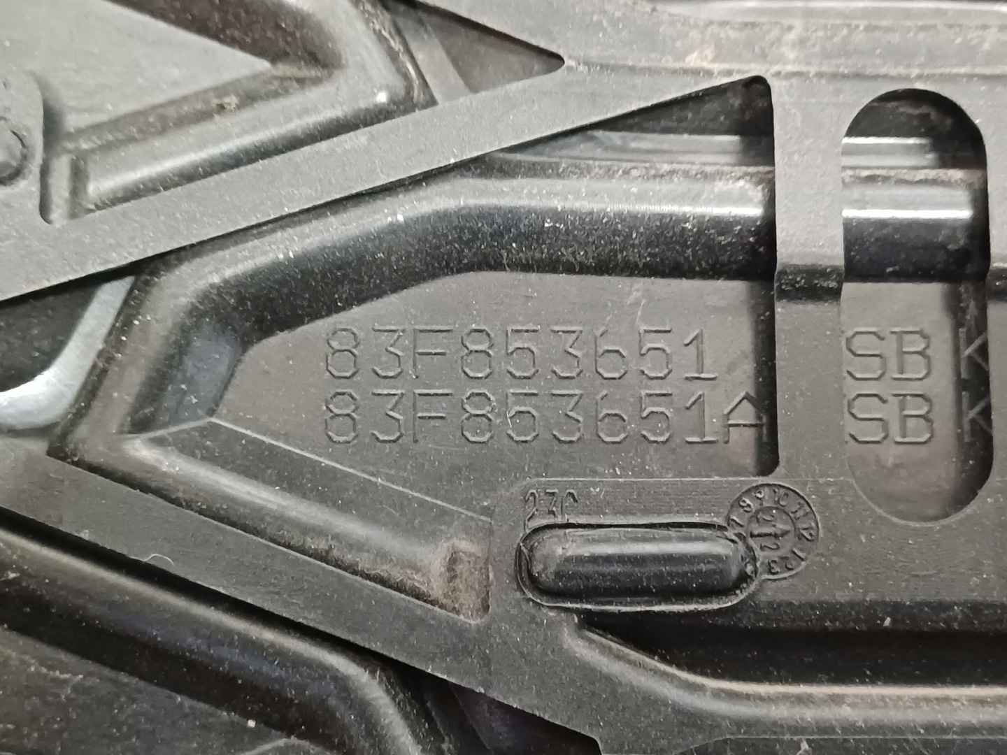 Audi Q3 Kühlergrill FRONTGRILL Kühlergitter 83F853651RT - Thumbnail 10