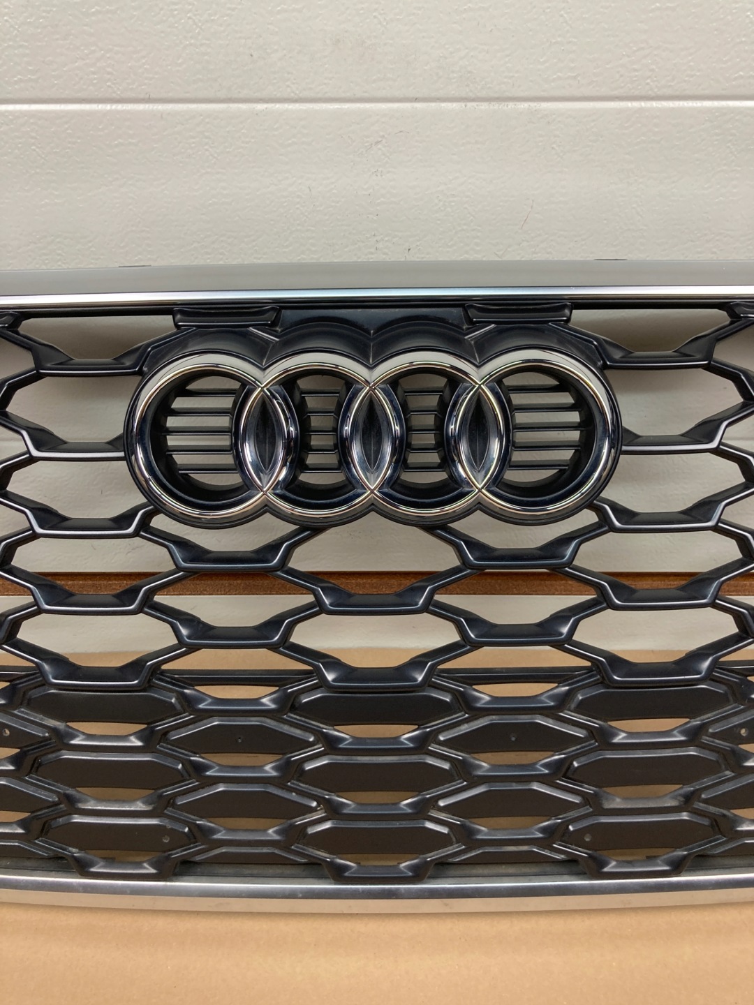 Audi Q3 Kühlergrill FRONTGRILL Kühlergitter 83F853651CG - Thumbnail 3