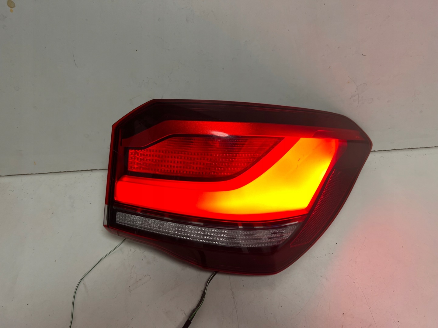 BMW X1 F48 Rückleuchte 4747771 Rearlamp - Thumbnail 1