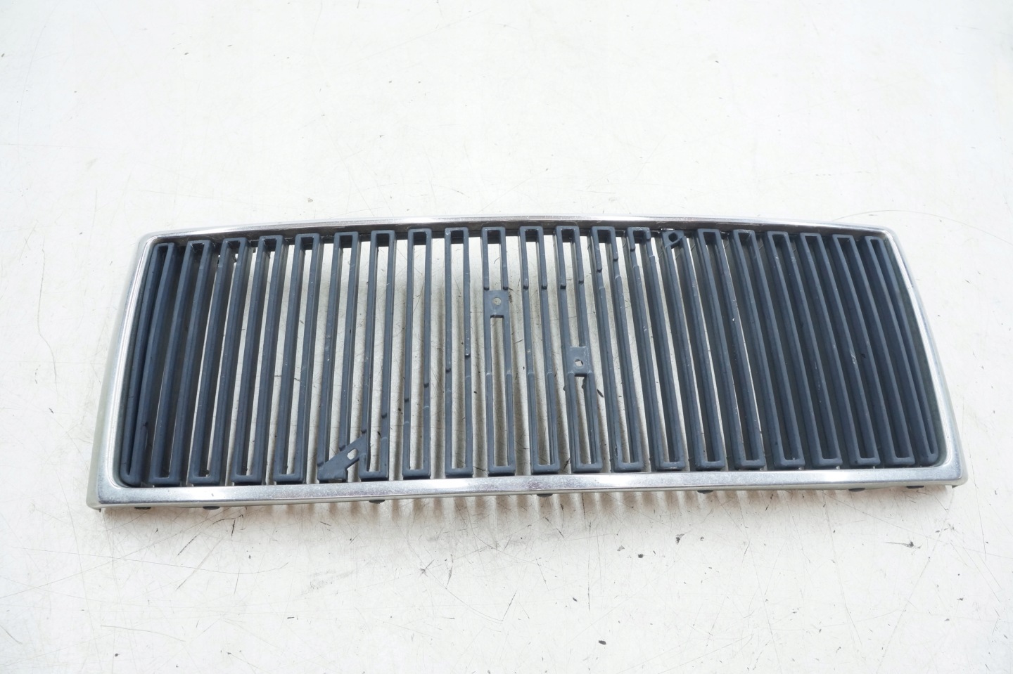Volvo 940/960 940 Kühlergrill FRONTGRILL Kühlergitter - Thumbnail 1