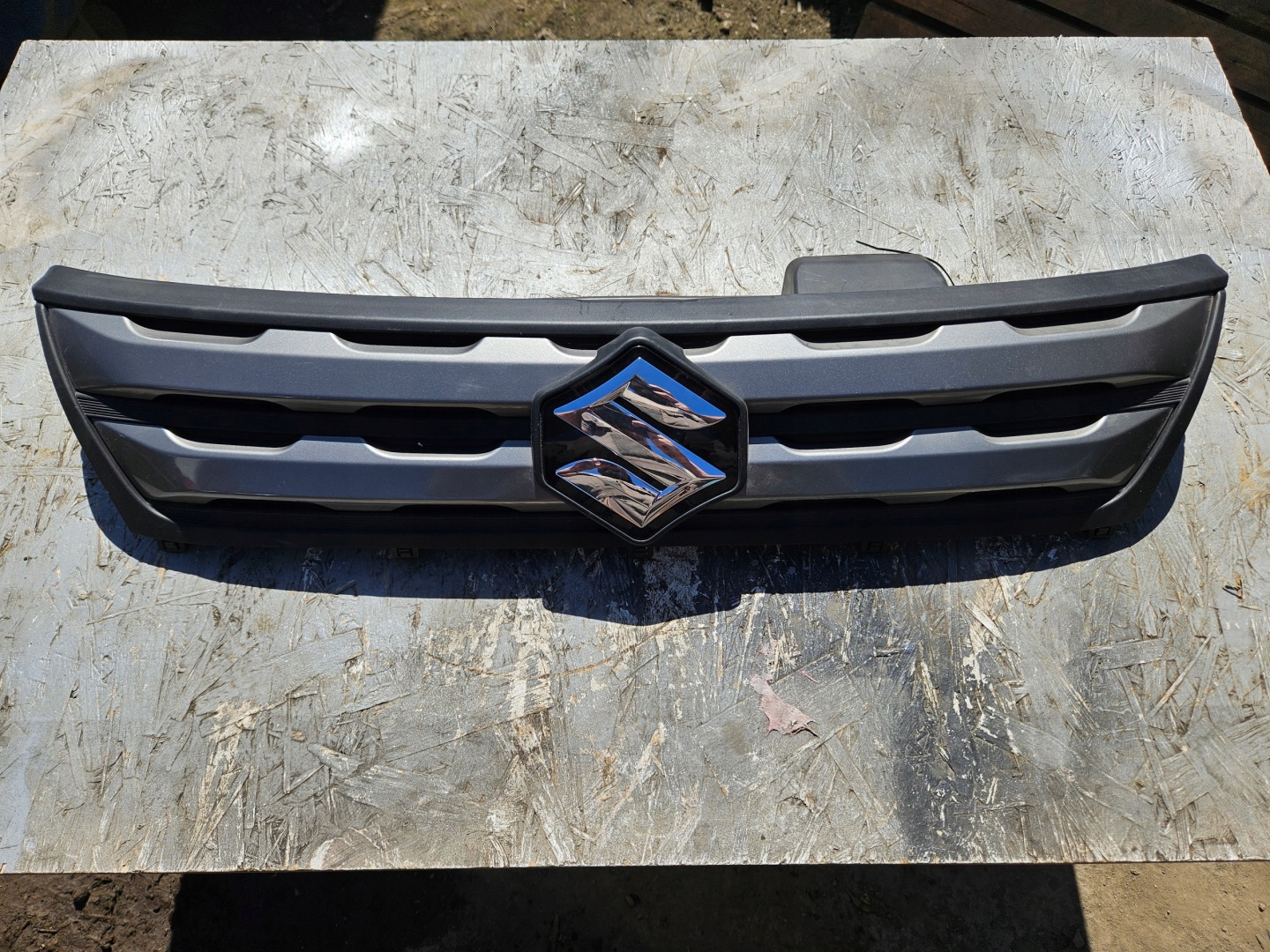Suzuki Vitara I ET Kühlergrill FRONTGRILL Kühlergitter - Thumbnail 1