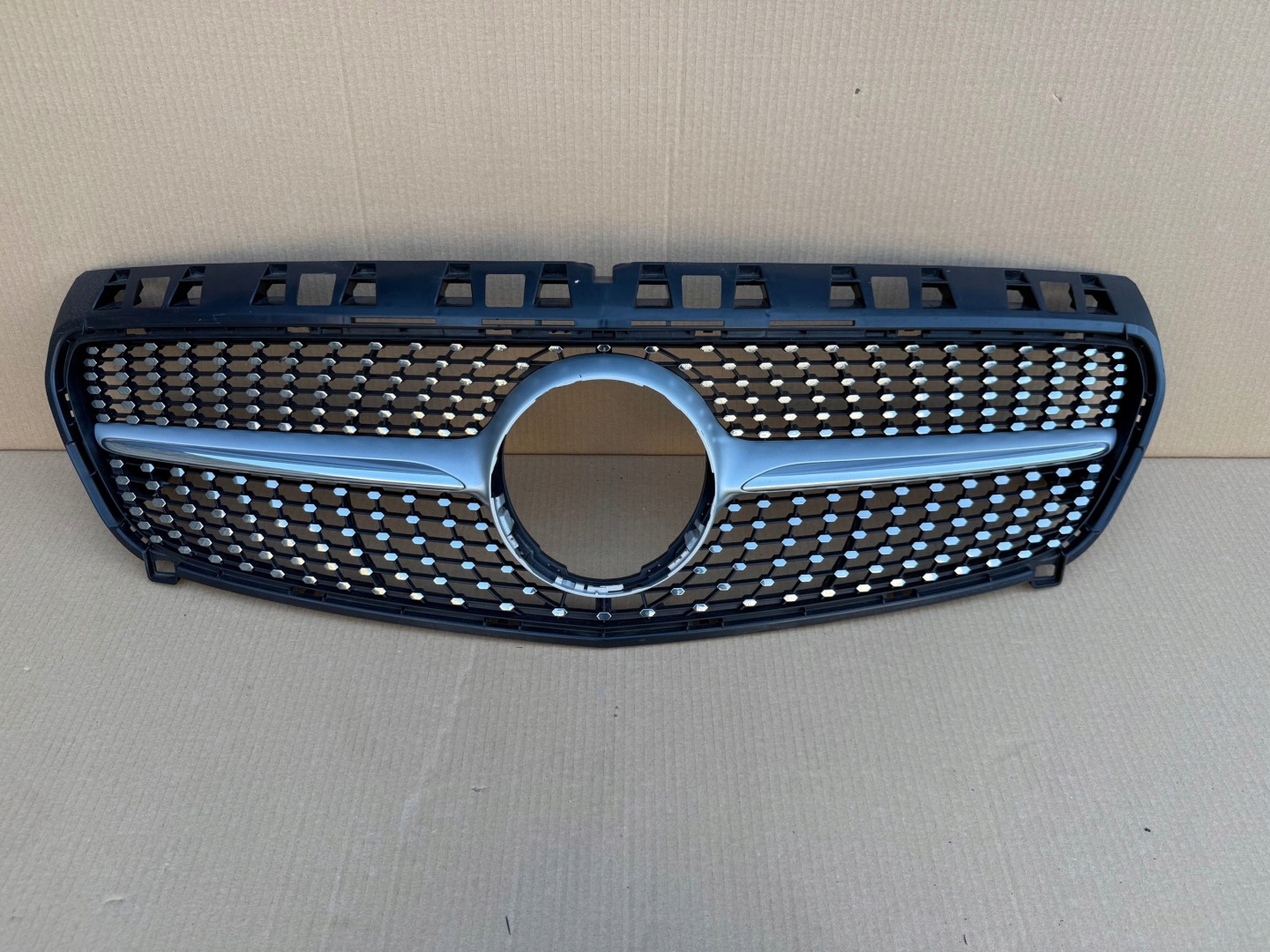 Mercedes-Benz A-Klasse W176 Kühlergrill FRONTGRILL Kühlergitter A1766881160 - Thumbnail 1
