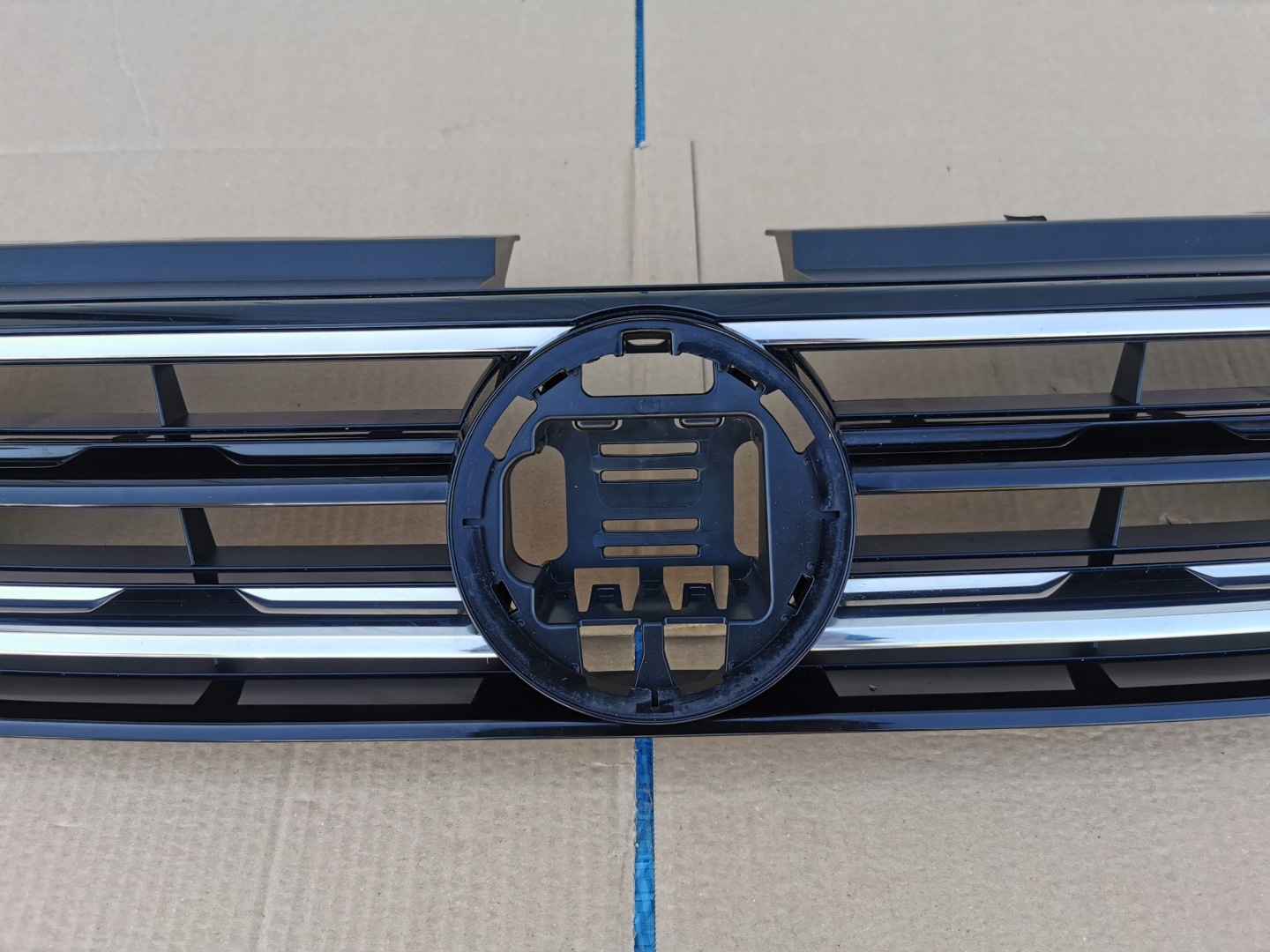 VW Tiguan Kühlergrill FRONTGRILL Kühlergitter 5NA853653BB - Thumbnail 7