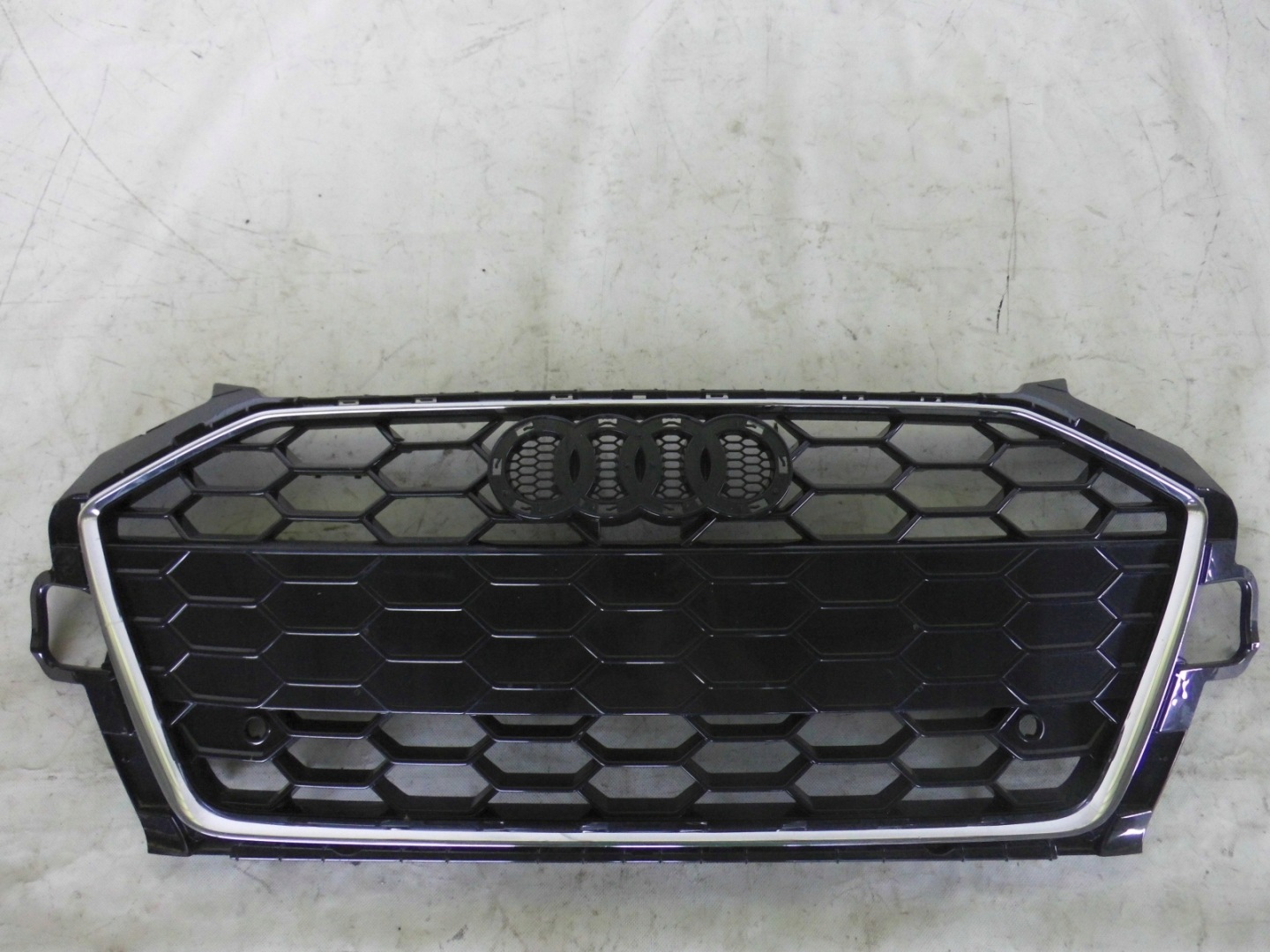 Audi A4 B9 Kühlergrill FRONTGRILL Kühlergitter - Thumbnail 1