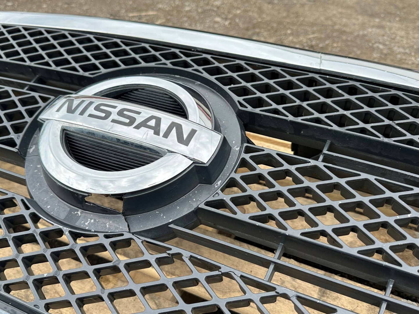 Nissan Titan Kühlergrill FRONTGRILL Kühlergitter 62312EZ70A - Thumbnail 9