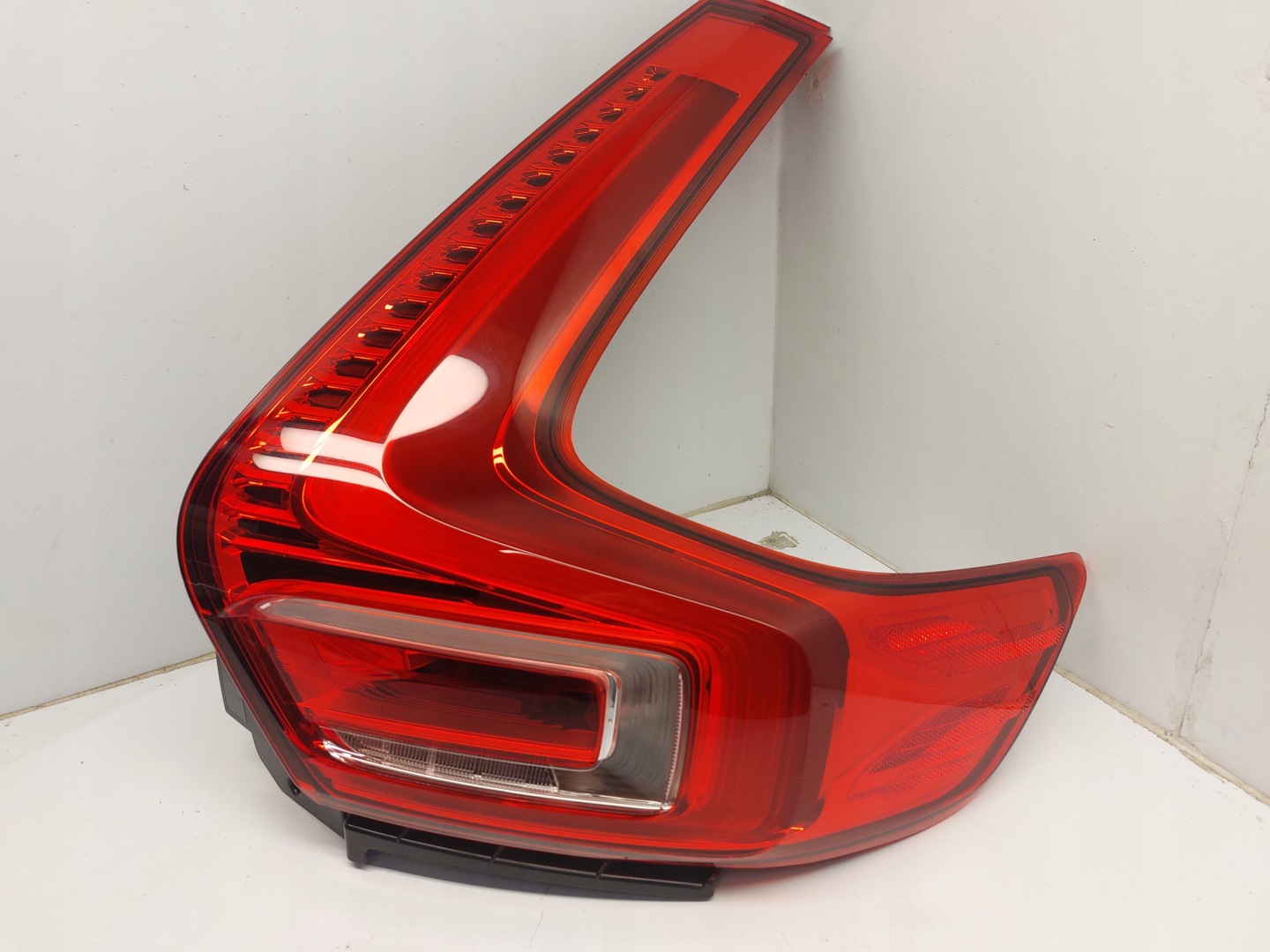 Volvo XC40 Rückleuchte Rearlamp - Thumbnail 1