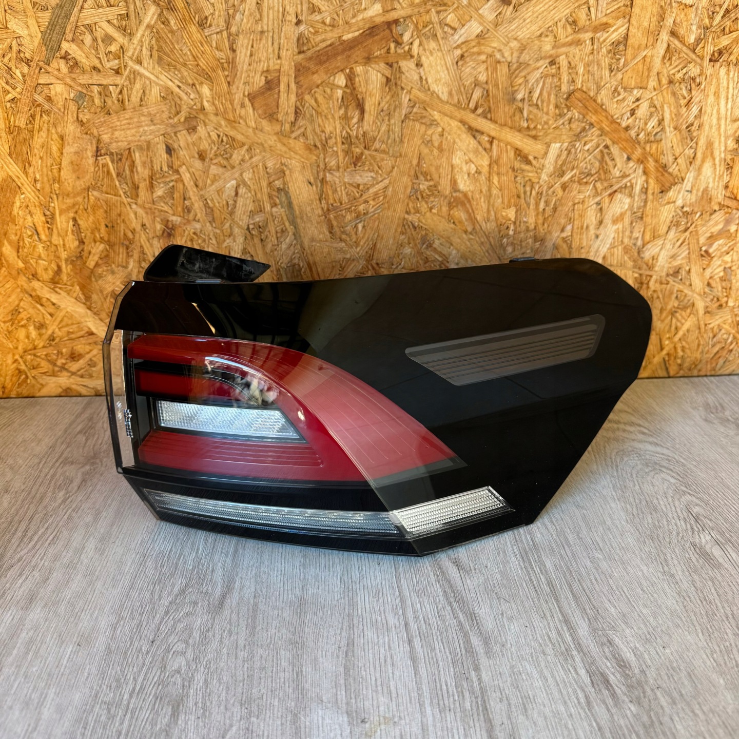 VW Taigo Rückleuchte 2G7945096 Rearlamp - Thumbnail 1