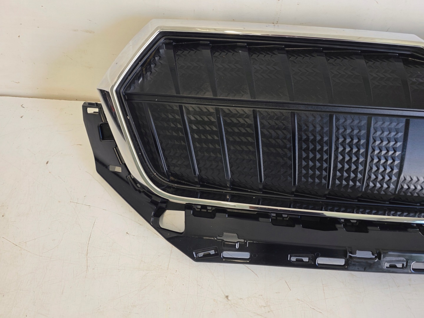 Skoda Enyaq 5LA Kühlergrill FRONTGRILL Kühlergitter 5LA853343 - Thumbnail 7