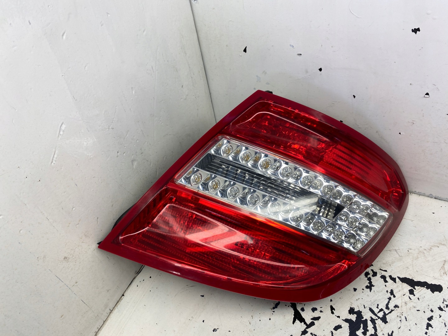 Mercedes-Benz C-Klasse W204 Rückleuchte A2048202464 Rearlamp - Thumbnail 1