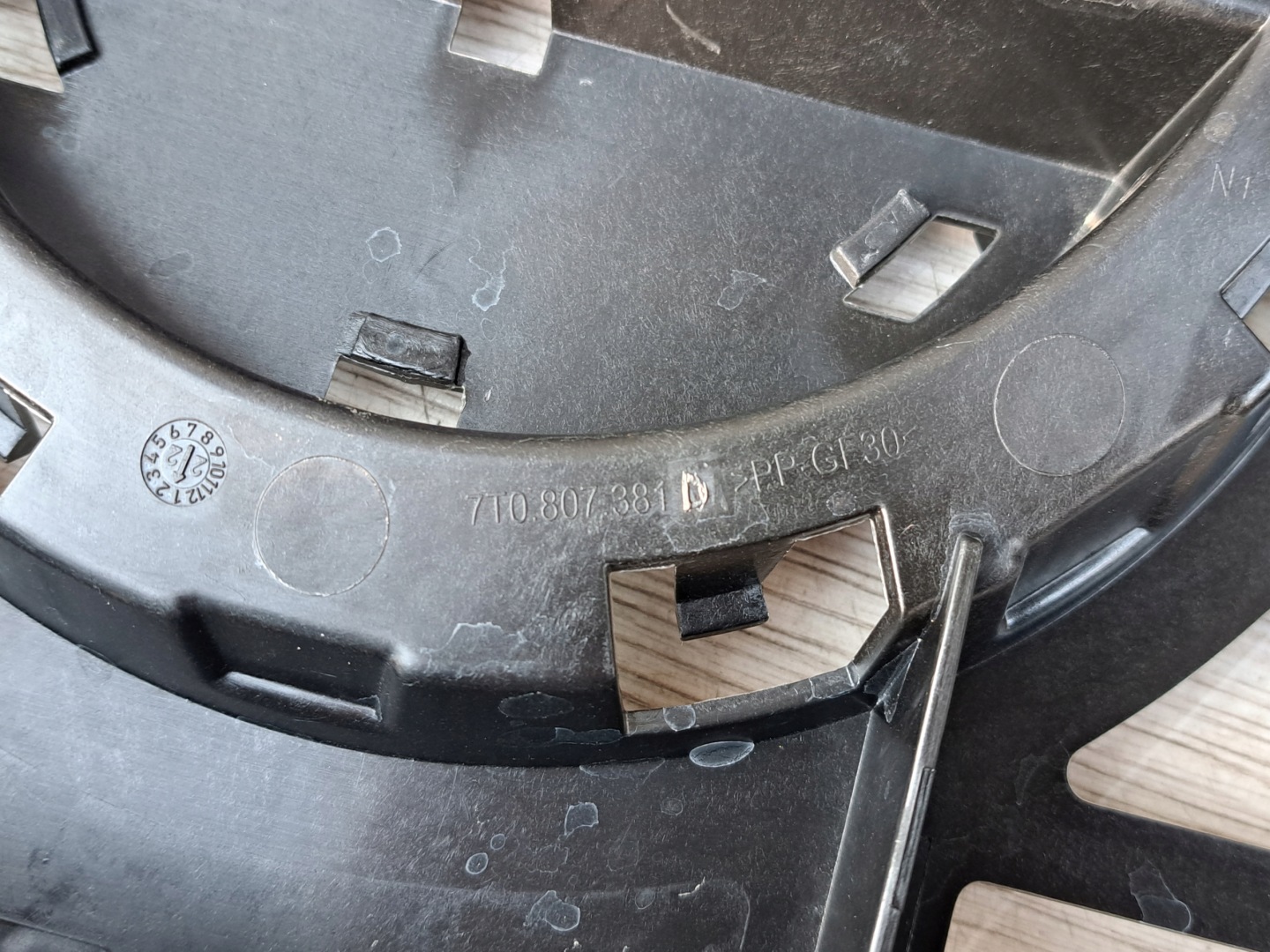 VW Transporter T7 Kühlergrill FRONTGRILL Kühlergitter 7T0807381D - Thumbnail 7