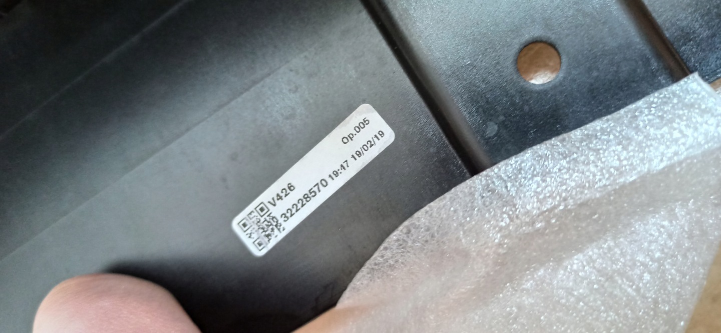 Volvo XC60 Kühlergrill FRONTGRILL Kühlergitter 32228570 - Thumbnail 4