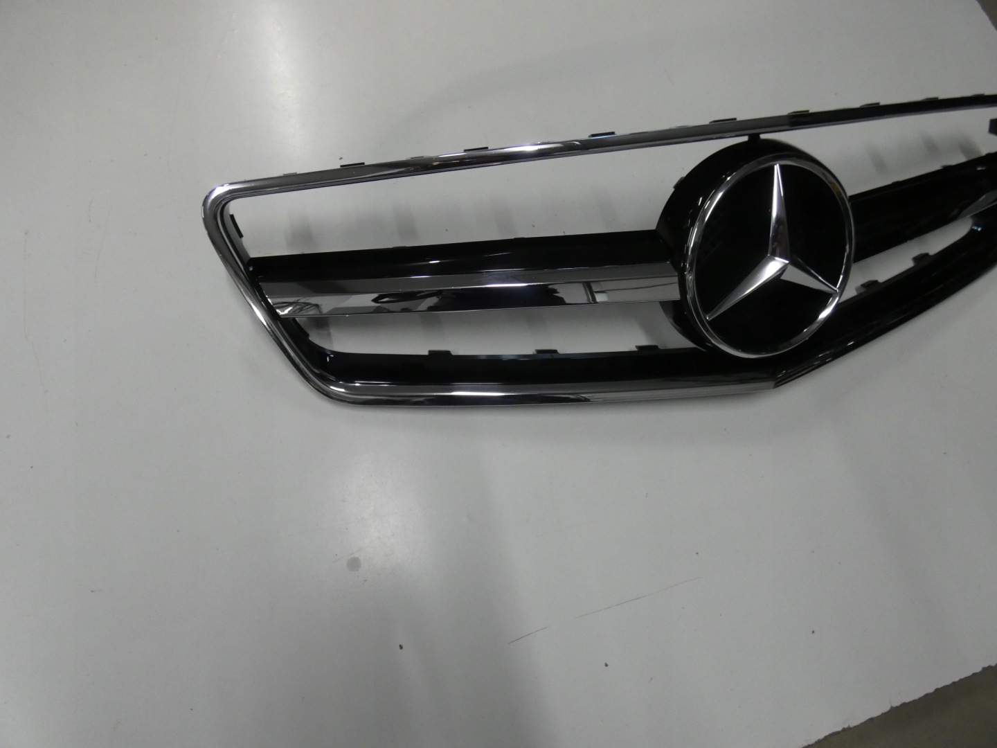 Mercedes-Benz CLS W218 Kühlergrill FRONTGRILL Kühlergitter A2188851023 - Thumbnail 2