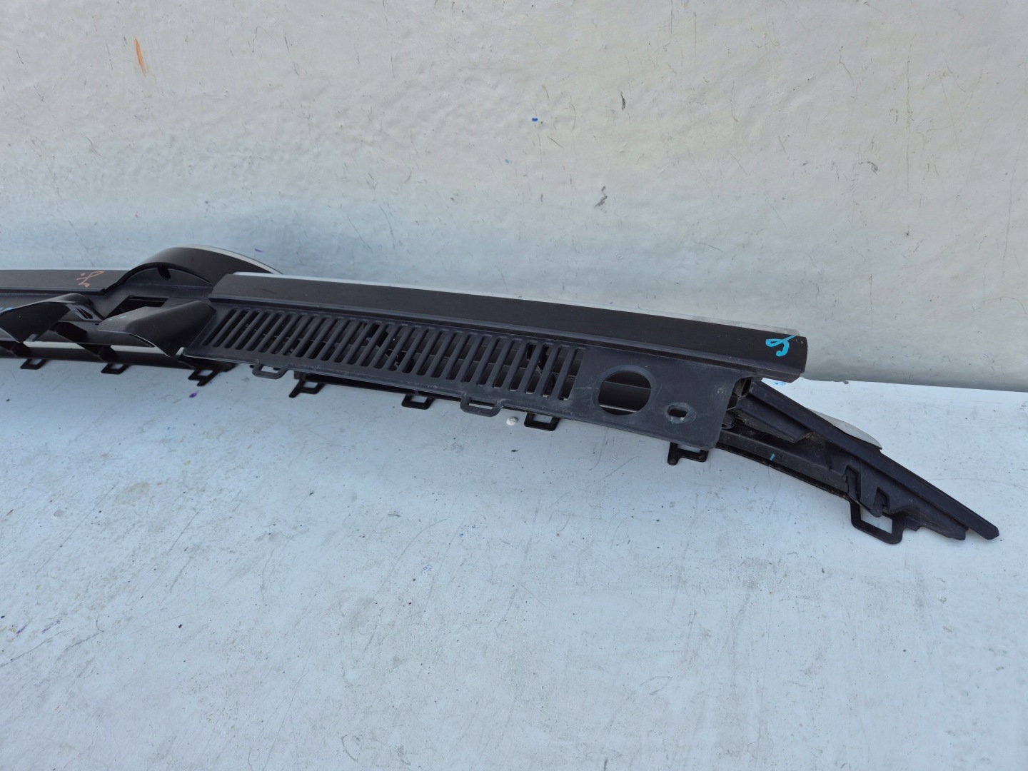 VW Touran 5T Kühlergrill FRONTGRILL Kühlergitter 5TA853653BK - Thumbnail 12