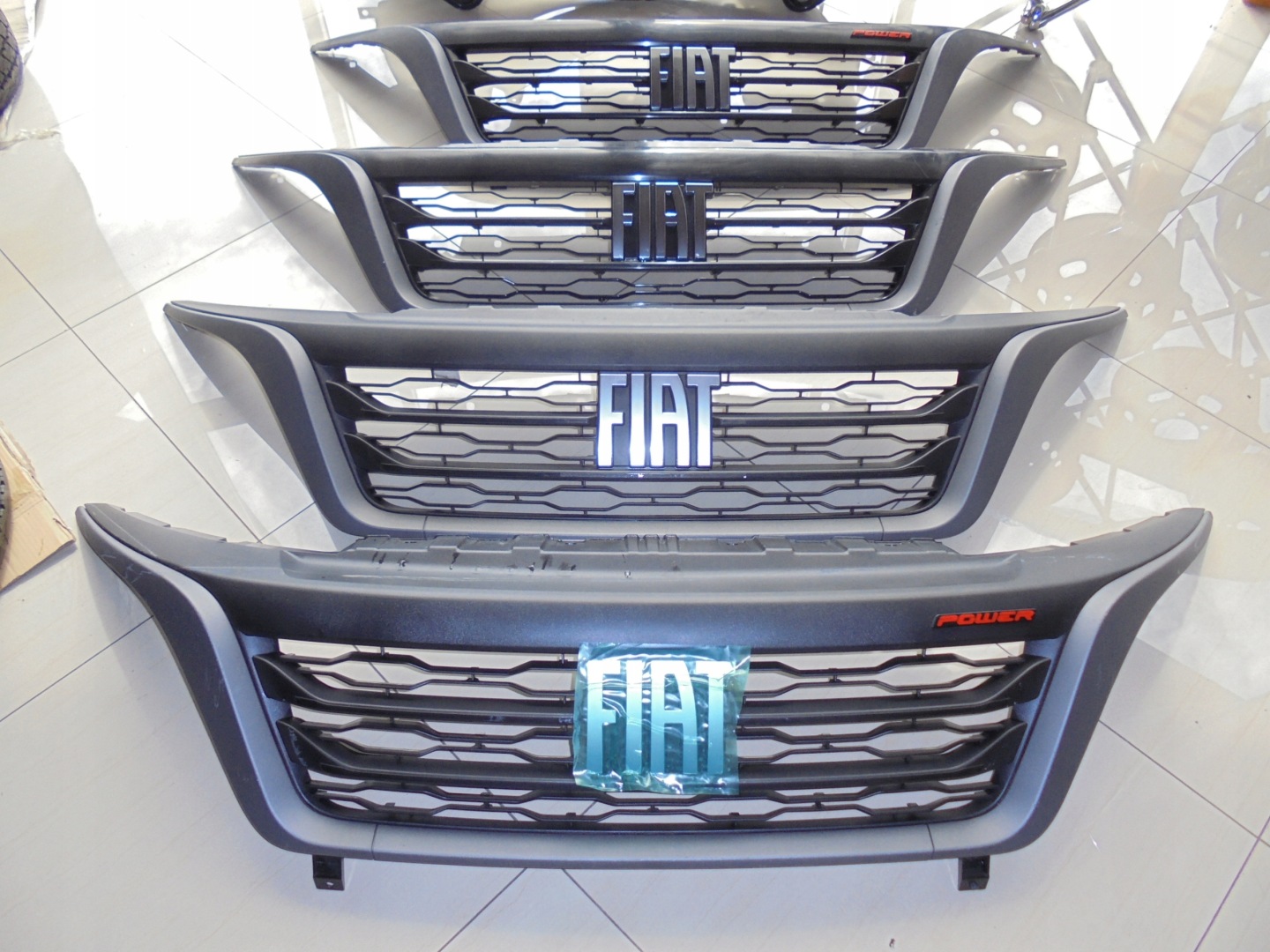 Fiat Ducato ZFA 240 Kühlergrill FRONTGRILL Kühlergitter 7357418540 - Image 1