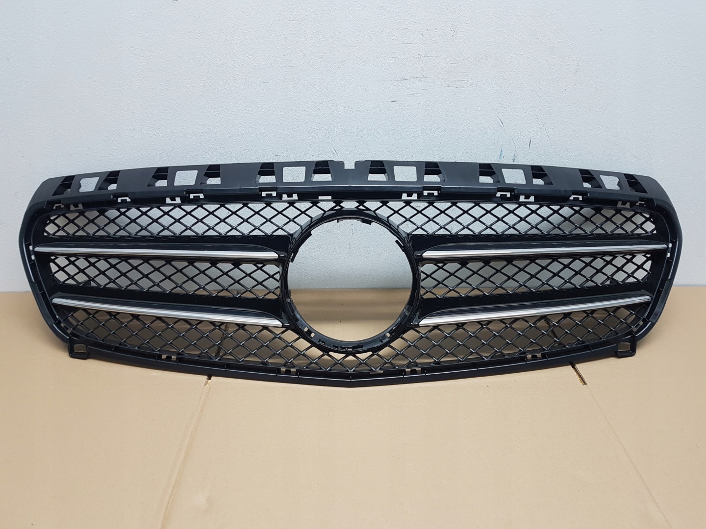 Mercedes-Benz A-Klasse W176 Kühlergrill FRONTGRILL Kühlergitter - Thumbnail 1