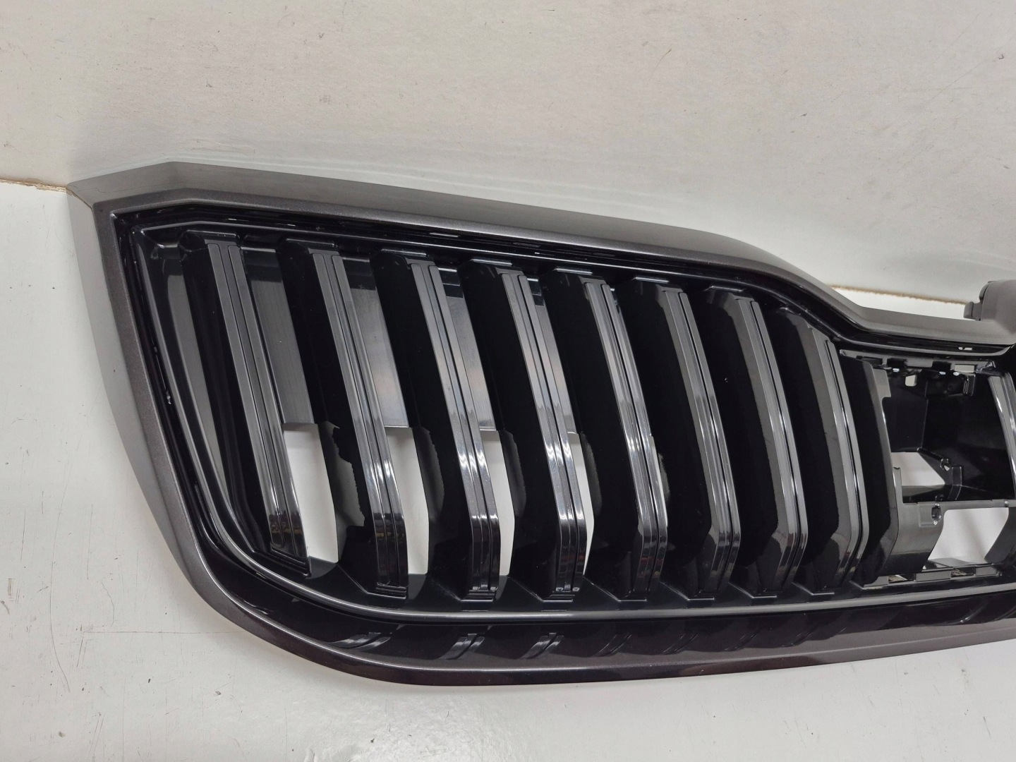 Skoda Superb 3U Kühlergrill FRONTGRILL Kühlergitter 3V0853653GS - Thumbnail 3
