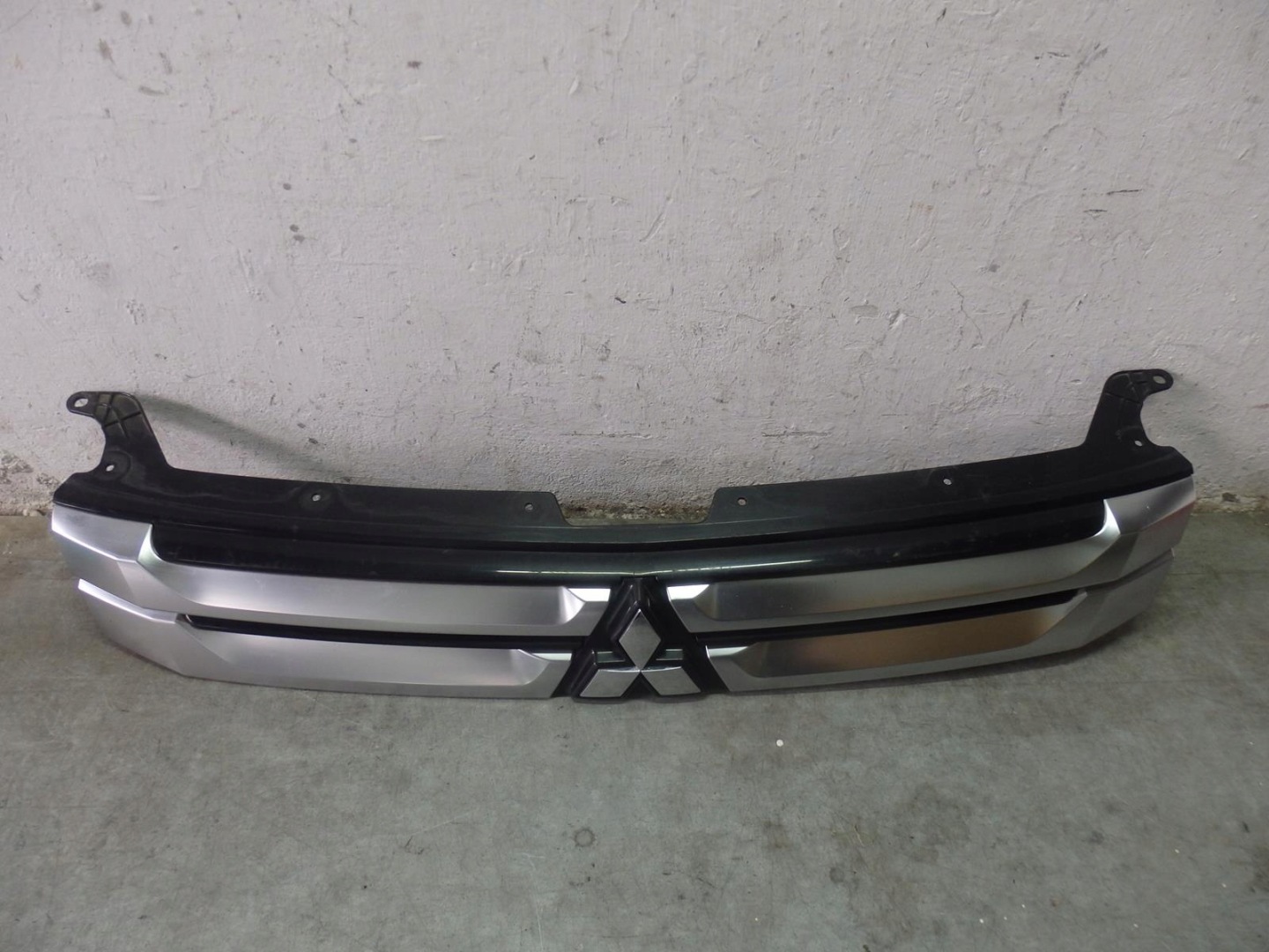 Mitsubishi Outlander CU0W Kühlergrill FRONTGRILL Kühlergitter 7450A959 - Thumbnail 1