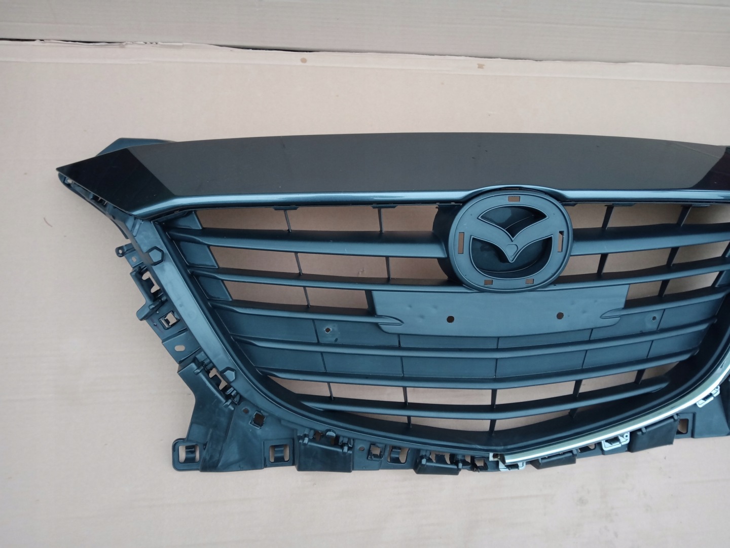 Mazda 3 BP Kühlergrill FRONTGRILL Kühlergitter BJS750712 - Thumbnail 4