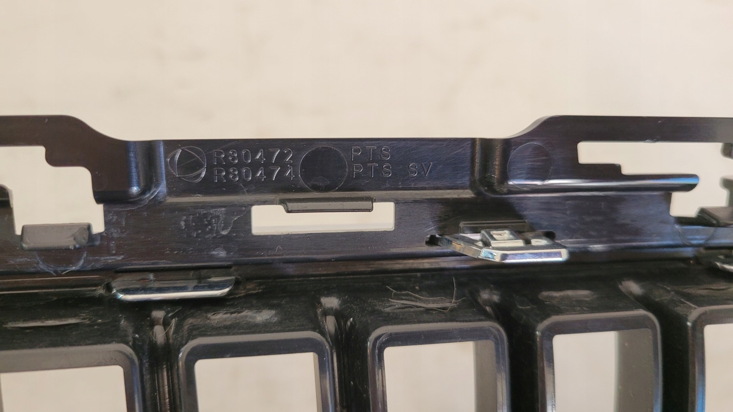 Mercedes-Benz C-Klasse W202 Kühlergrill FRONTGRILL Kühlergitter A2068883800 - Thumbnail 10