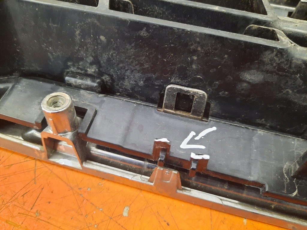 Renault Trafic L Kühlergrill FRONTGRILL Kühlergitter 623101859R - Thumbnail 11