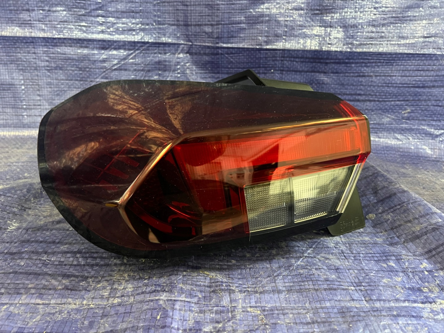 Opel Corsa Rückleuchte 39162662 Rearlamp - Thumbnail 1