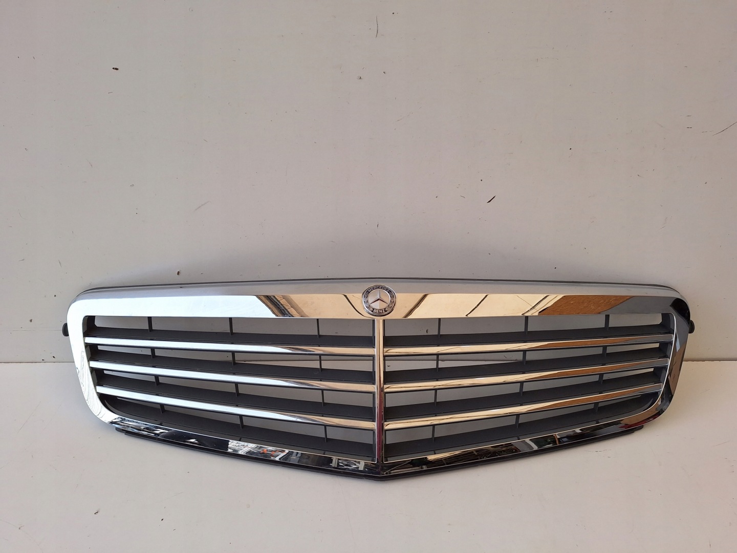 Mercedes-Benz C-Klasse W204 Kühlergrill FRONTGRILL Kühlergitter A2048801283 - Thumbnail 1