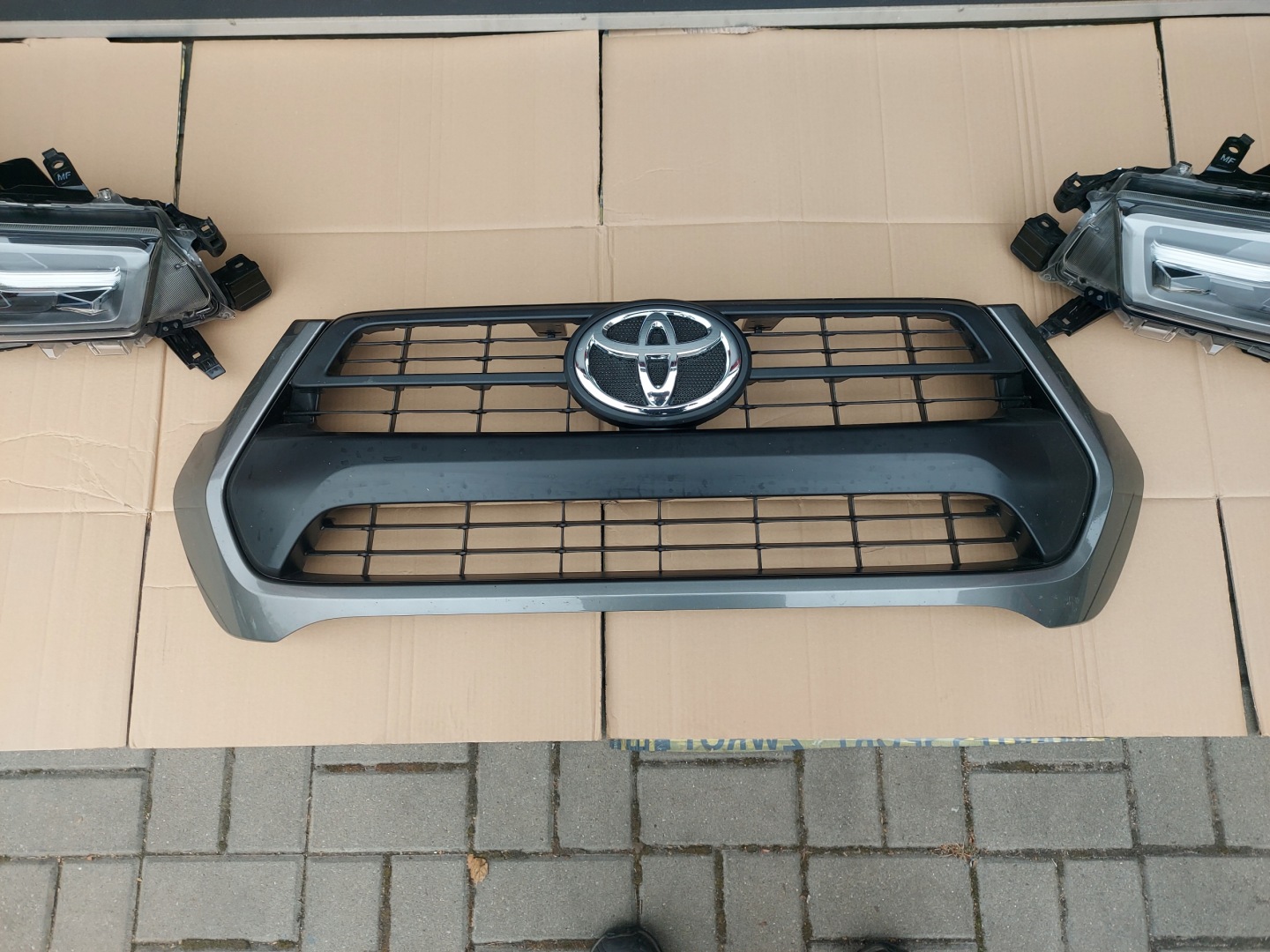 Toyota Hilux AN1P Kühlergrill FRONTGRILL Kühlergitter - Thumbnail 2