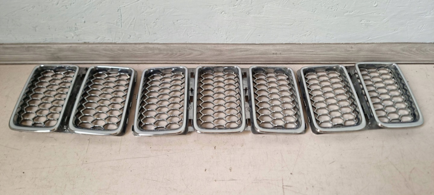 Jeep Cherokee J Kühlergrill FRONTGRILL Kühlergitter 68143129AB - Thumbnail 2