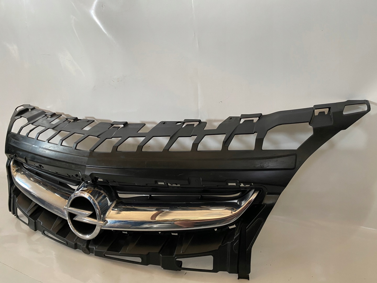 Opel Astra Kühlergrill FRONTGRILL Kühlergitter 13368851 - Thumbnail 1