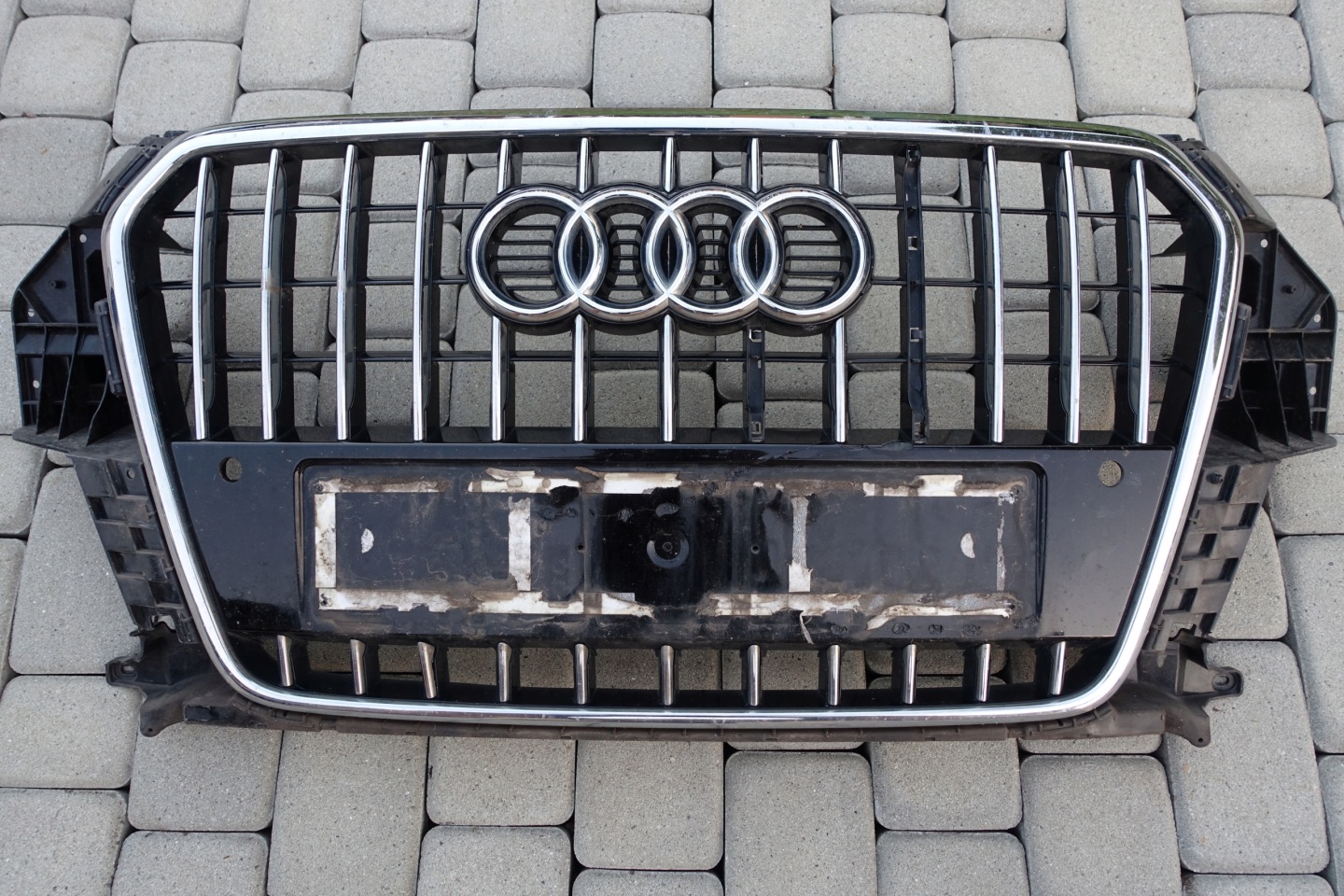 Audi Q3 Kühlergrill FRONTGRILL Kühlergitter - Thumbnail 1