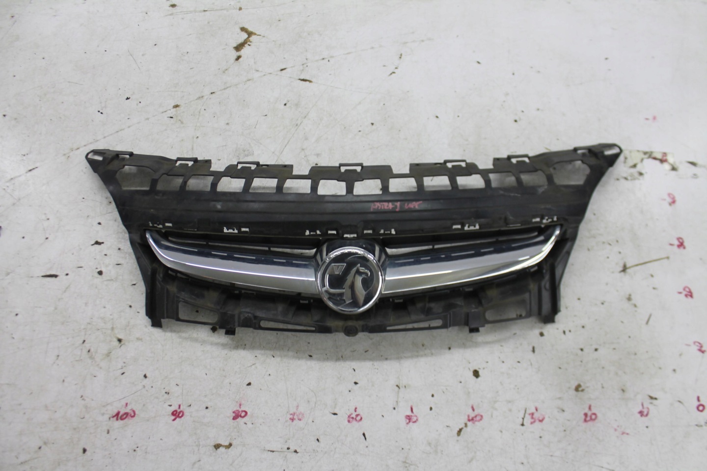 Opel Astra Kühlergrill FRONTGRILL Kühlergitter 13368851 - Thumbnail 1