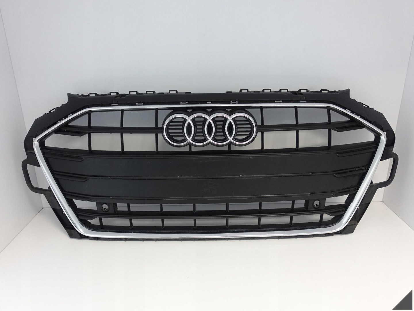 Audi A4 B9 Kühlergrill FRONTGRILL Kühlergitter 8W0853651DB - Thumbnail 1