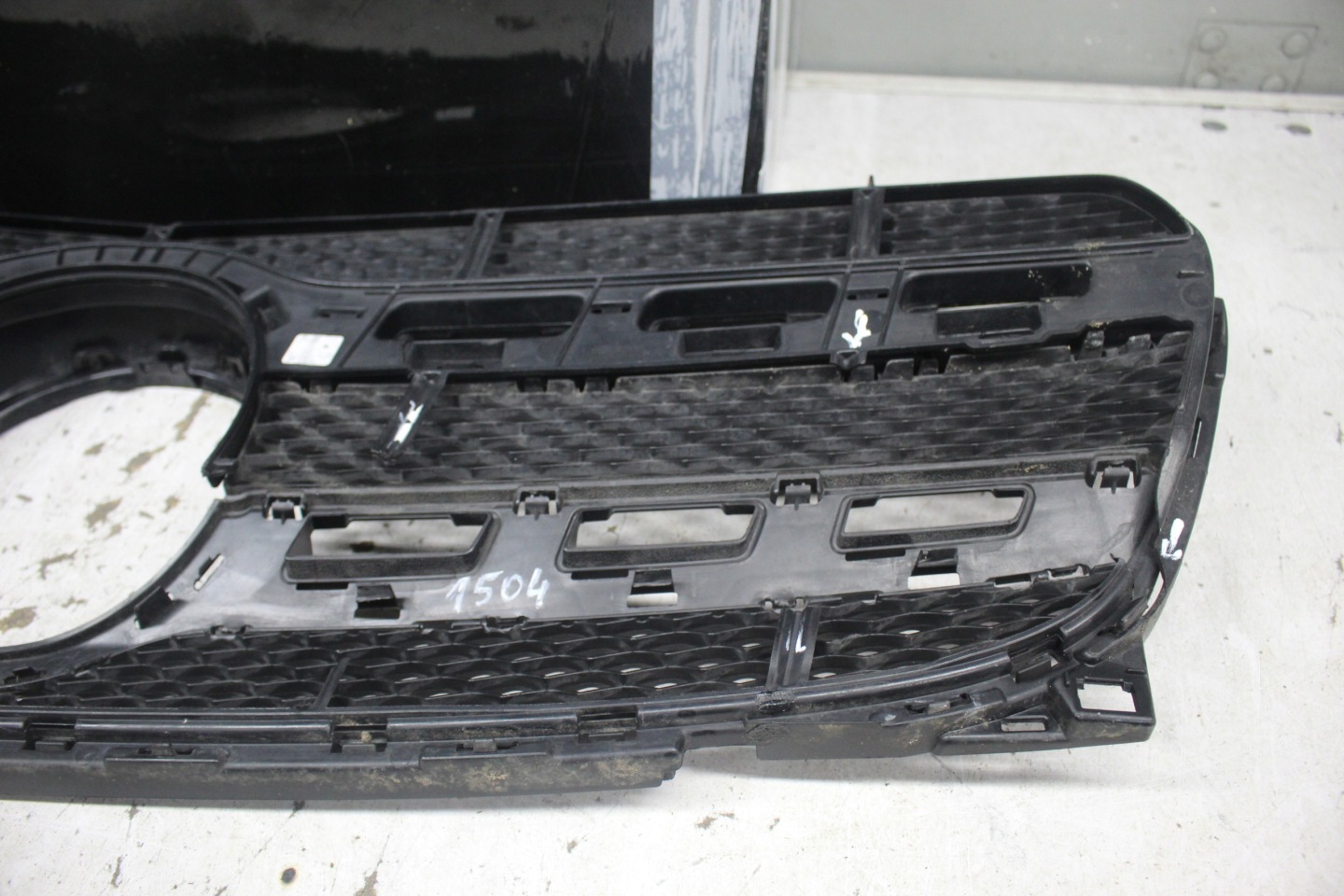 Mercedes-Benz GLA W156 Kühlergrill FRONTGRILL Kühlergitter A156882900 - Thumbnail 5
