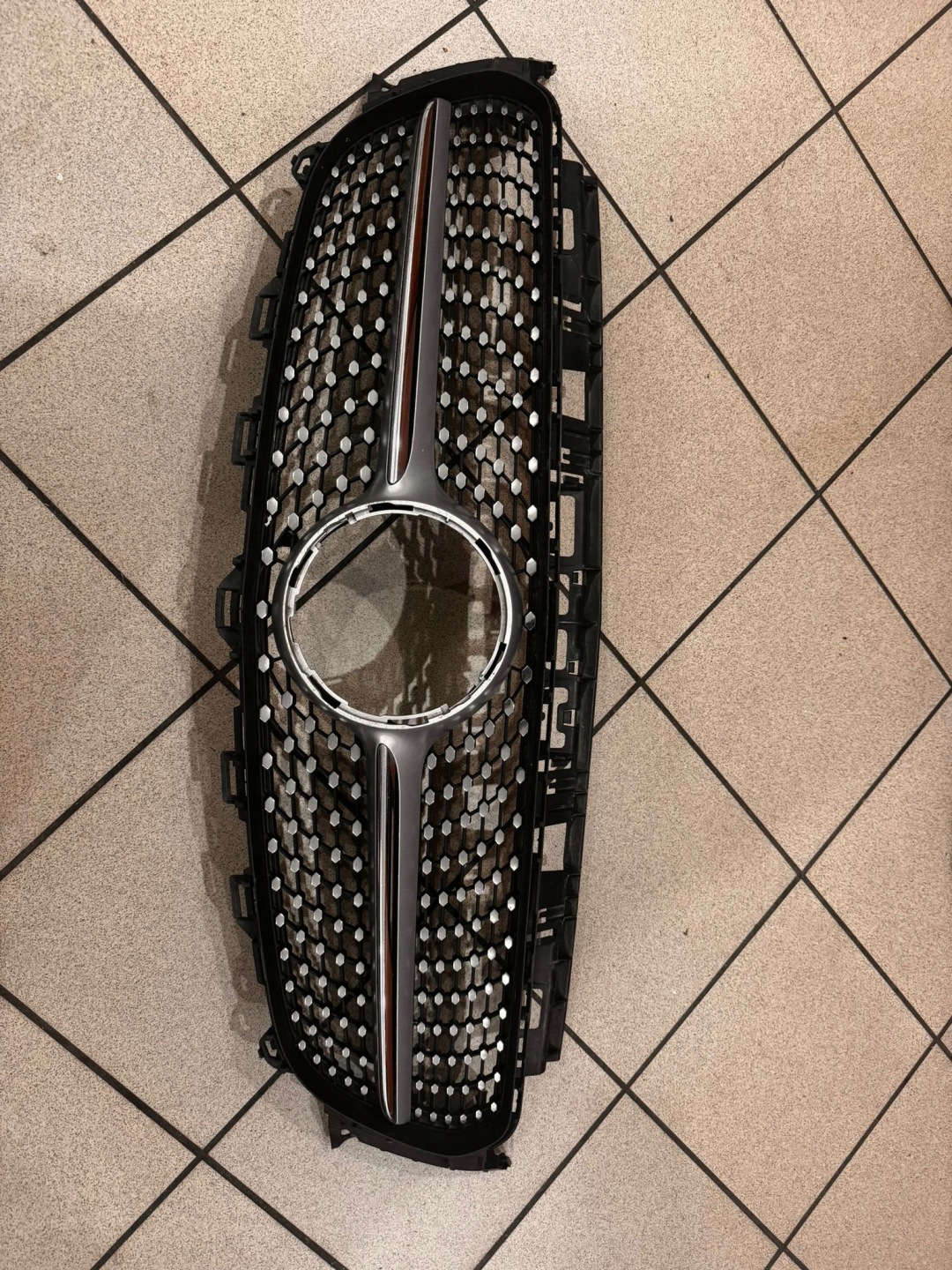 Mercedes-Benz E-Klasse W238 Kühlergrill FRONTGRILL Kühlergitter A2388880300 - Thumbnail 1