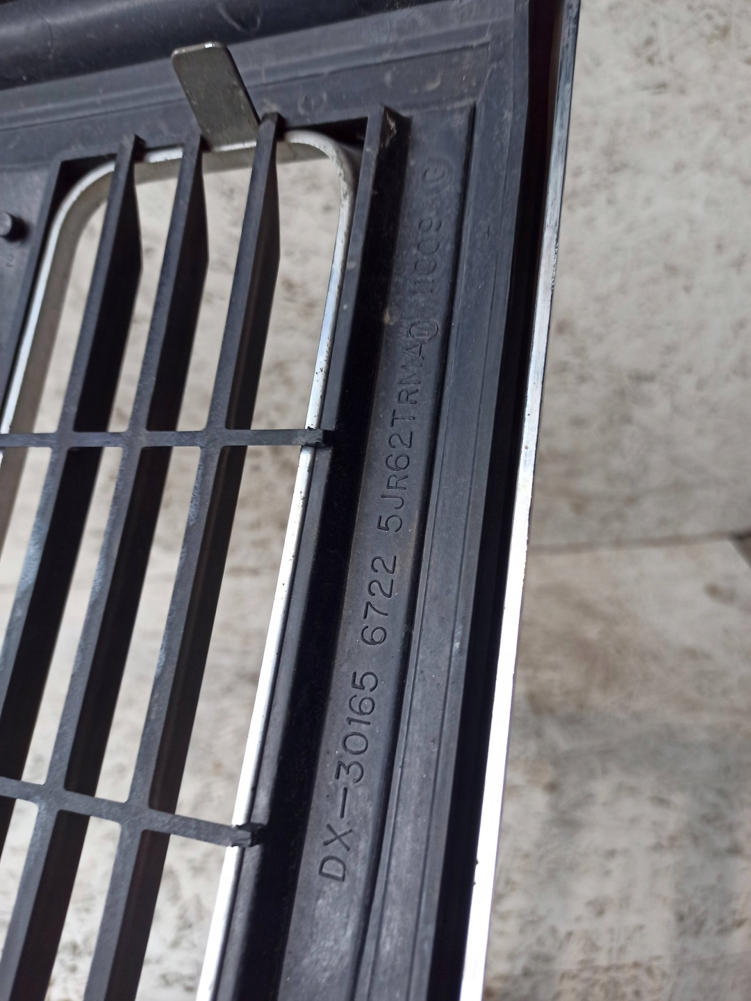Jeep Commander WH Kühlergrill FRONTGRILL Kühlergitter 5JR62TRMAC - Thumbnail 6
