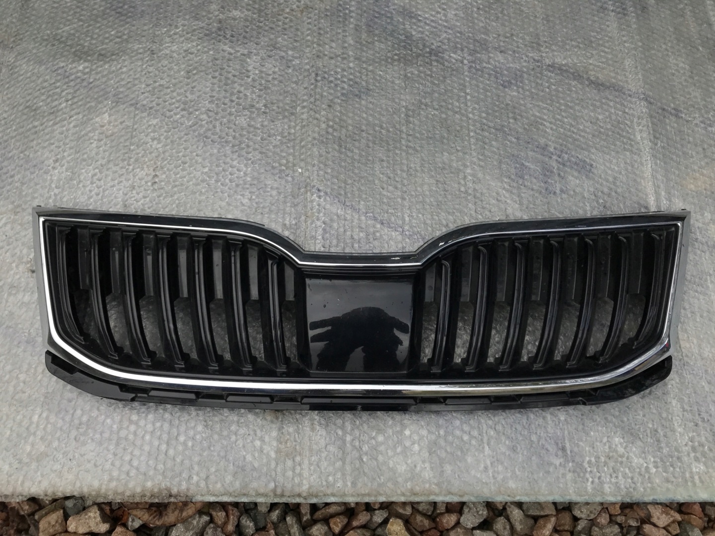 Skoda Octavia III 5E Kühlergrill FRONTGRILL Kühlergitter - Thumbnail 1