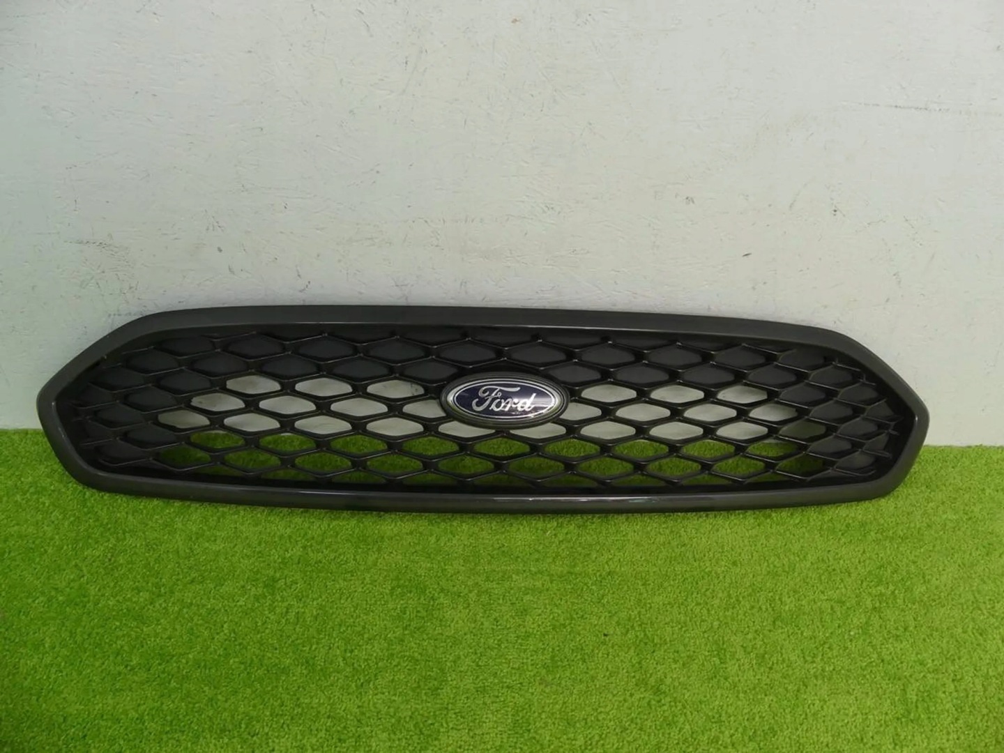 Ford Ka III KAF Mk3 Kühlergrill FRONTGRILL Kühlergitter - Thumbnail 1