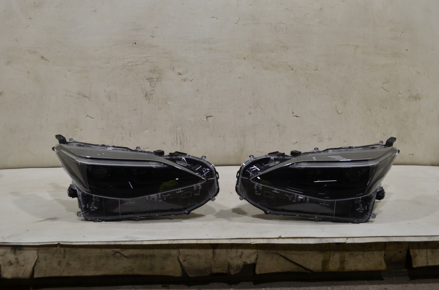 Frontscheinwerfer Toyota Yaris Cross XPB1F LED Links Scheinwerfer Headlight - Thumbnail 1