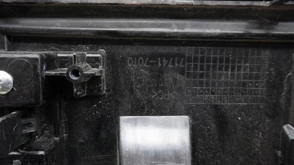 Suzuki Swift I AA Kühlergrill FRONTGRILL Kühlergitter 7174170T0 - Thumbnail 7