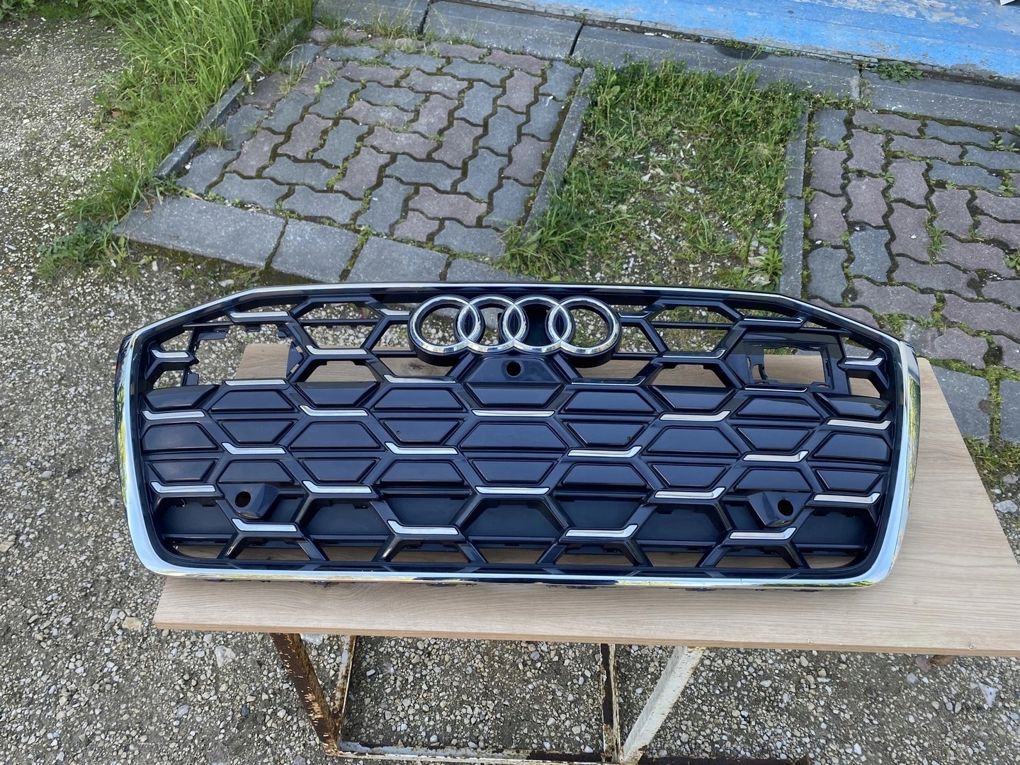 Audi A6 Kühlergrill FRONTGRILL Kühlergitter 4K0807783J - Thumbnail 1