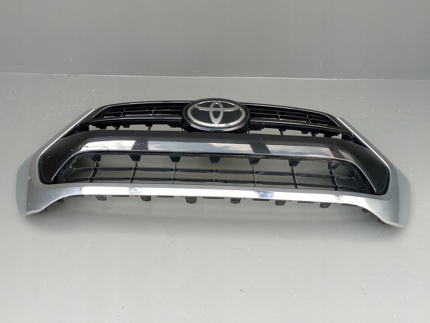 Toyota Hilux AN1P Kühlergrill FRONTGRILL Kühlergitter 531000KK00T - Thumbnail 10