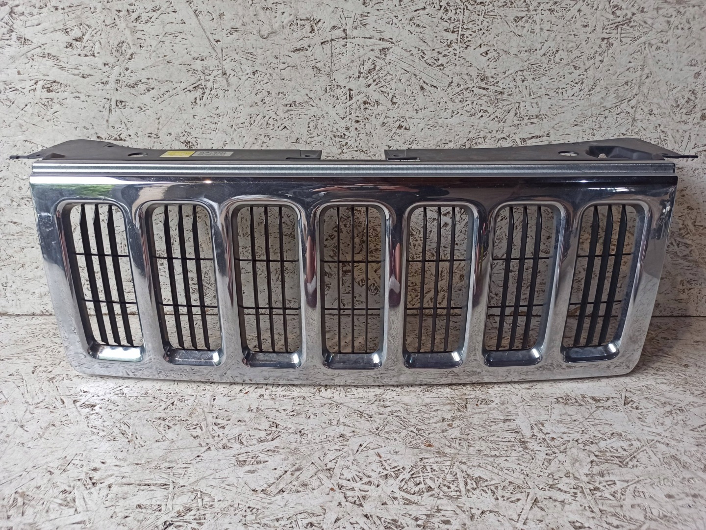 Jeep Commander WH Kühlergrill FRONTGRILL Kühlergitter 5JR62TRMAC - Thumbnail 1