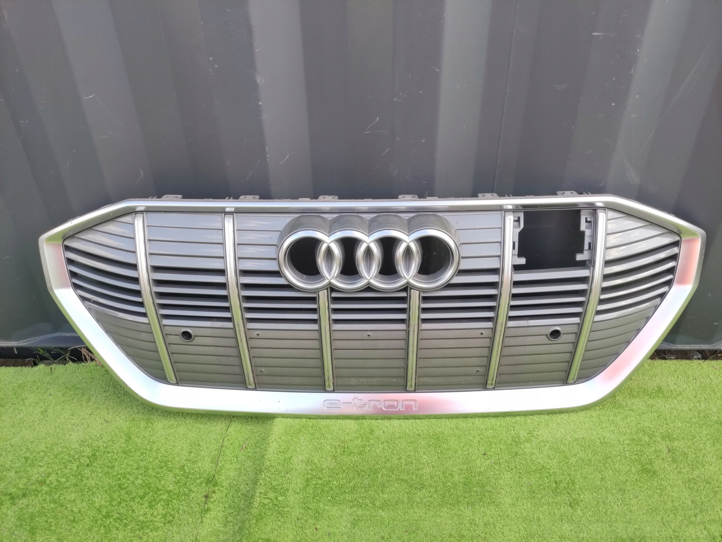 Audi e-tron Kühlergrill FRONTGRILL Kühlergitter 4KE853651ET - Thumbnail 1