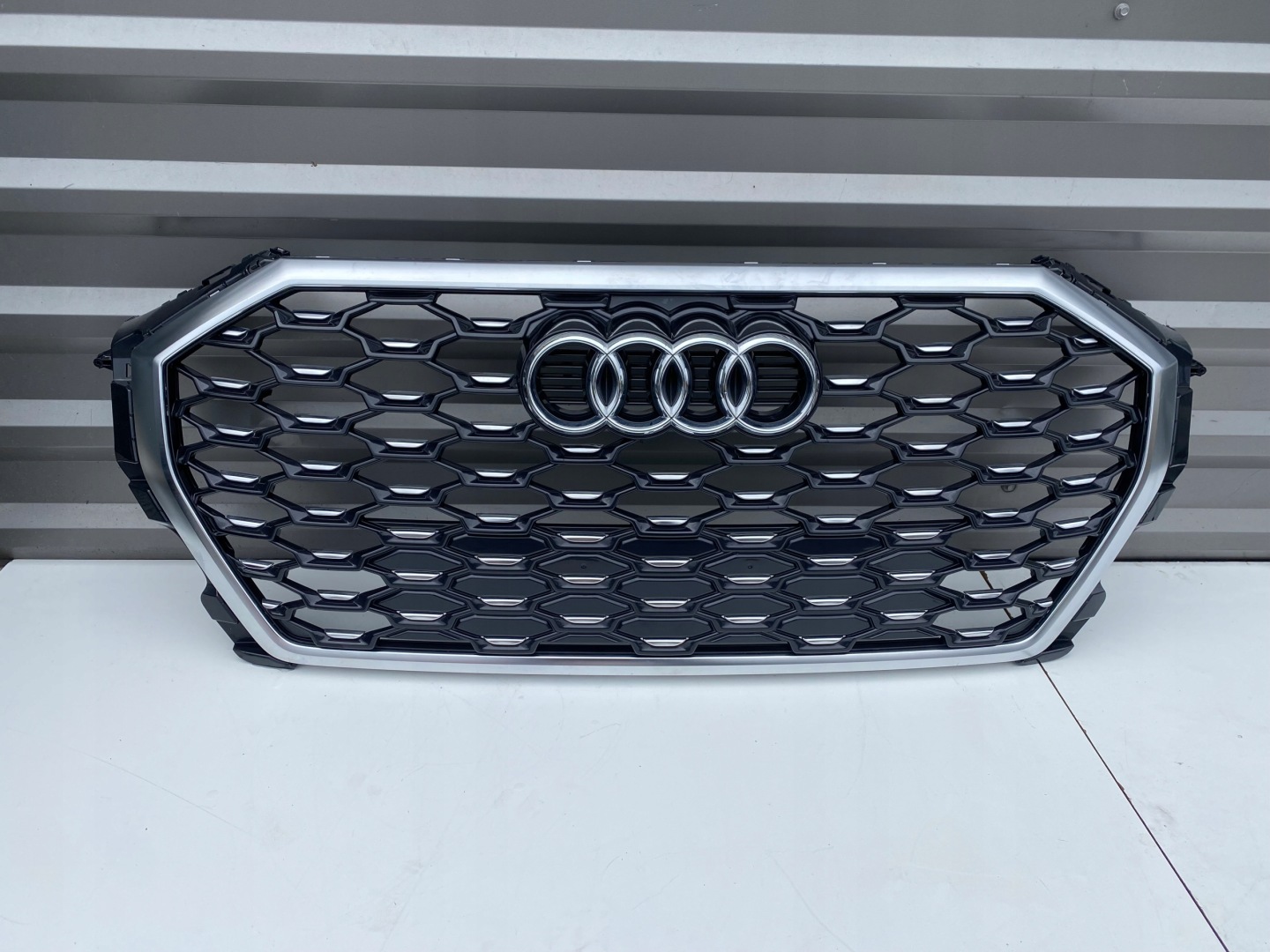 Audi Q3 Kühlergrill FRONTGRILL Kühlergitter 83A853651CH - Thumbnail 1