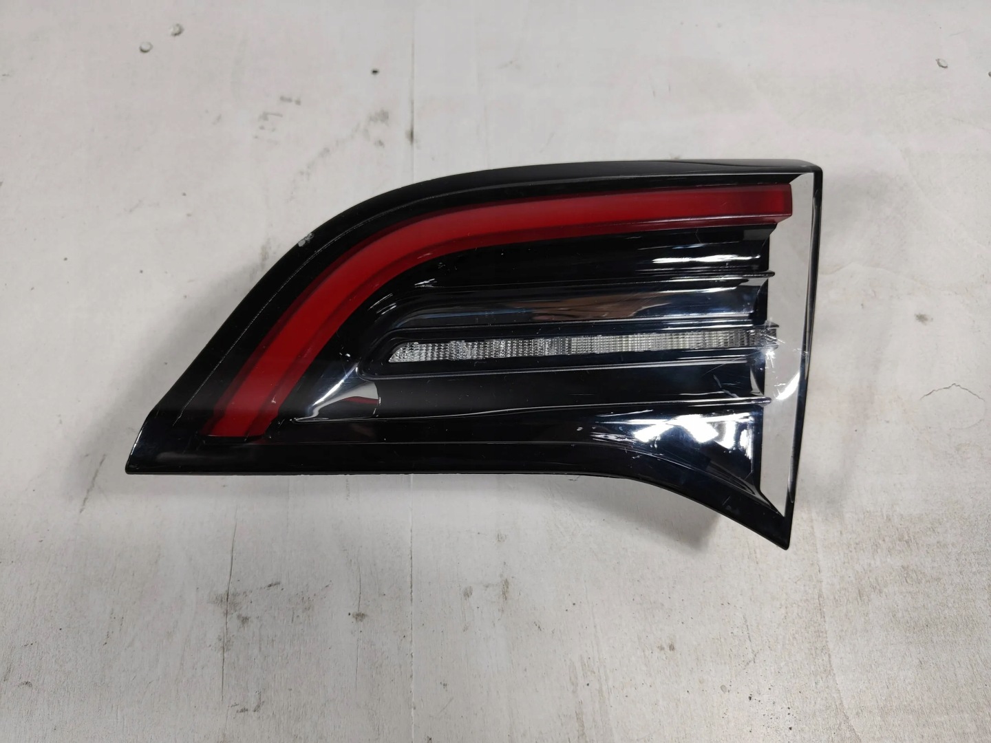 Tesla Model Y 005 Rückleuchte 150208900C Rearlamp - Thumbnail 1