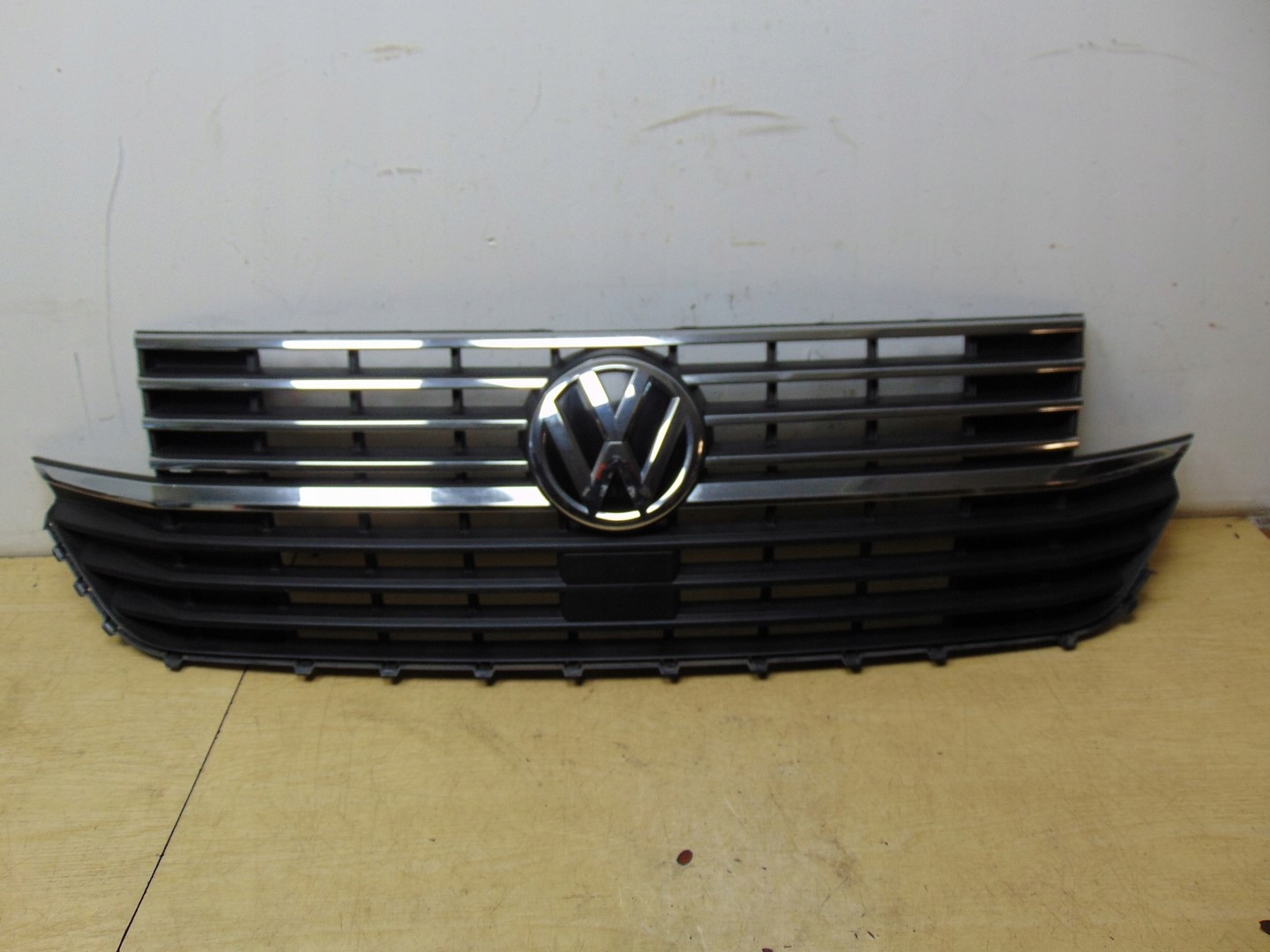 VW Transporter T6 Kühlergrill FRONTGRILL Kühlergitter 7LA853651B - Thumbnail 1