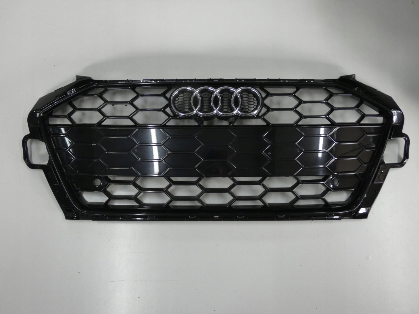 Audi 8W0 Kühlergrill FRONTGRILL Kühlergitter 8W0853651DT - Thumbnail 1