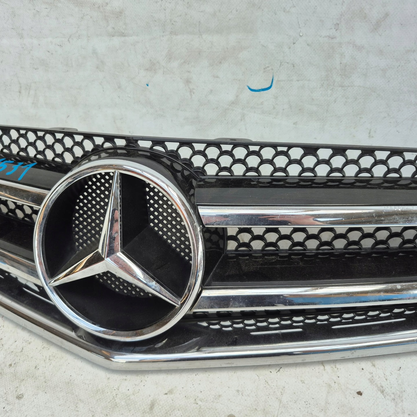 Mercedes-Benz C-Klasse W204 Kühlergrill FRONTGRILL Kühlergitter A2048801083 - Thumbnail 4